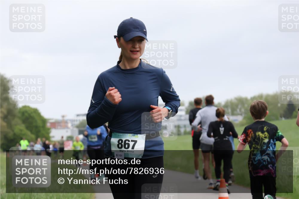 04.05.2025 - 8. Wedeler Halbmarathon Yannick Fuchs http://msf.ph/oto/7826936 04.05.2025 11:14:29 Laufen 867, 151 meine-sportfotos.de