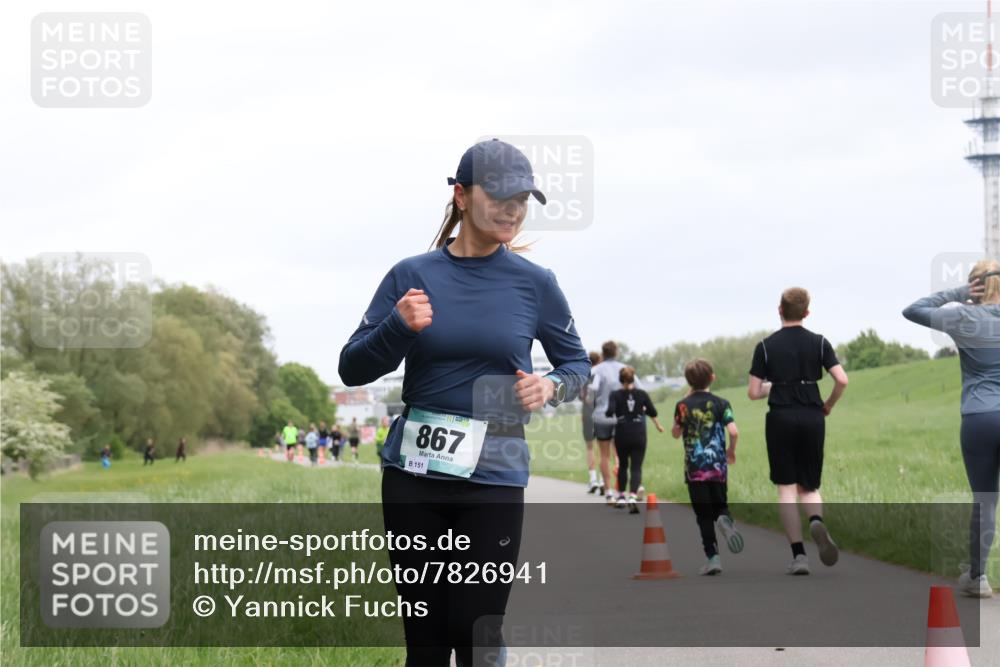 04.05.2025 - 8. Wedeler Halbmarathon Yannick Fuchs http://msf.ph/oto/7826941 04.05.2025 11:14:30 Laufen 867, 151 meine-sportfotos.de