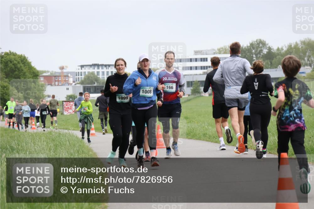 04.05.2025 - 8. Wedeler Halbmarathon Yannick Fuchs http://msf.ph/oto/7826956 04.05.2025 11:14:31 Laufen 1099, 1008, 20, 166 meine-sportfotos.de
