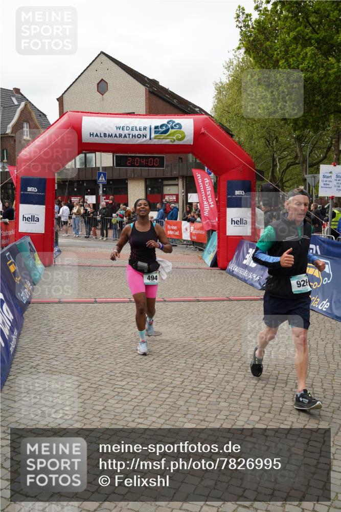 04.05.2025 - 8. Wedeler Halbmarathon Felixshl http://msf.ph/oto/7826995 04.05.2025 12:03:58 Ziel 176, 494, 926 meine-sportfotos.de
