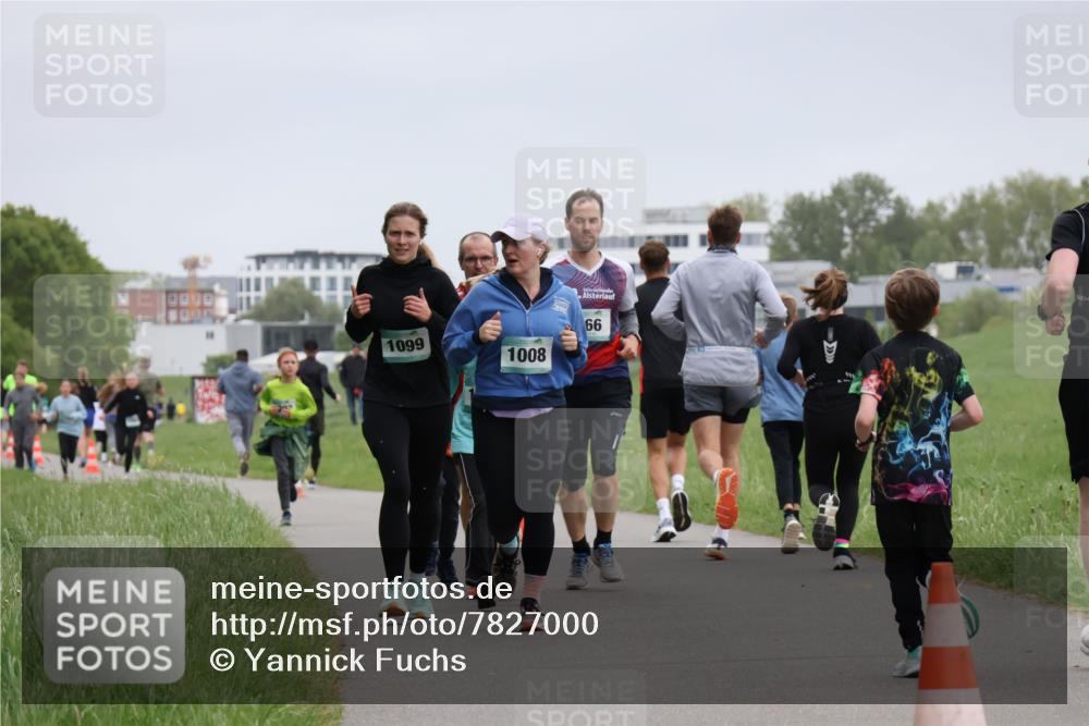 04.05.2025 - 8. Wedeler Halbmarathon Yannick Fuchs http://msf.ph/oto/7827000 04.05.2025 11:14:32 Laufen 1099, 1008, 66 meine-sportfotos.de