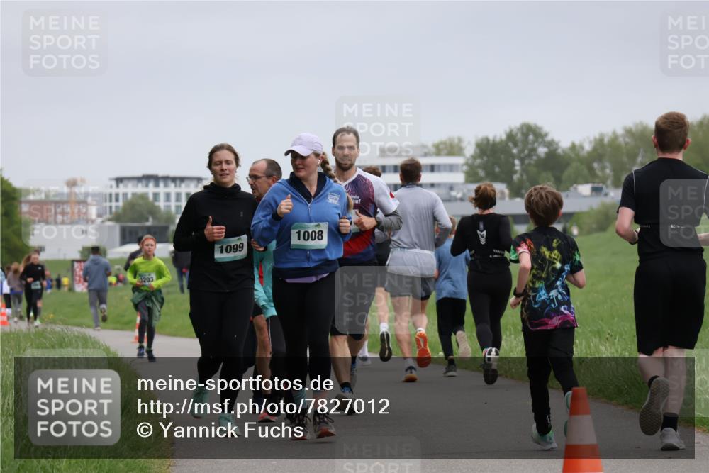 04.05.2025 - 8. Wedeler Halbmarathon Yannick Fuchs http://msf.ph/oto/7827012 04.05.2025 11:14:32 Laufen 1203, 1099, 1008 meine-sportfotos.de
