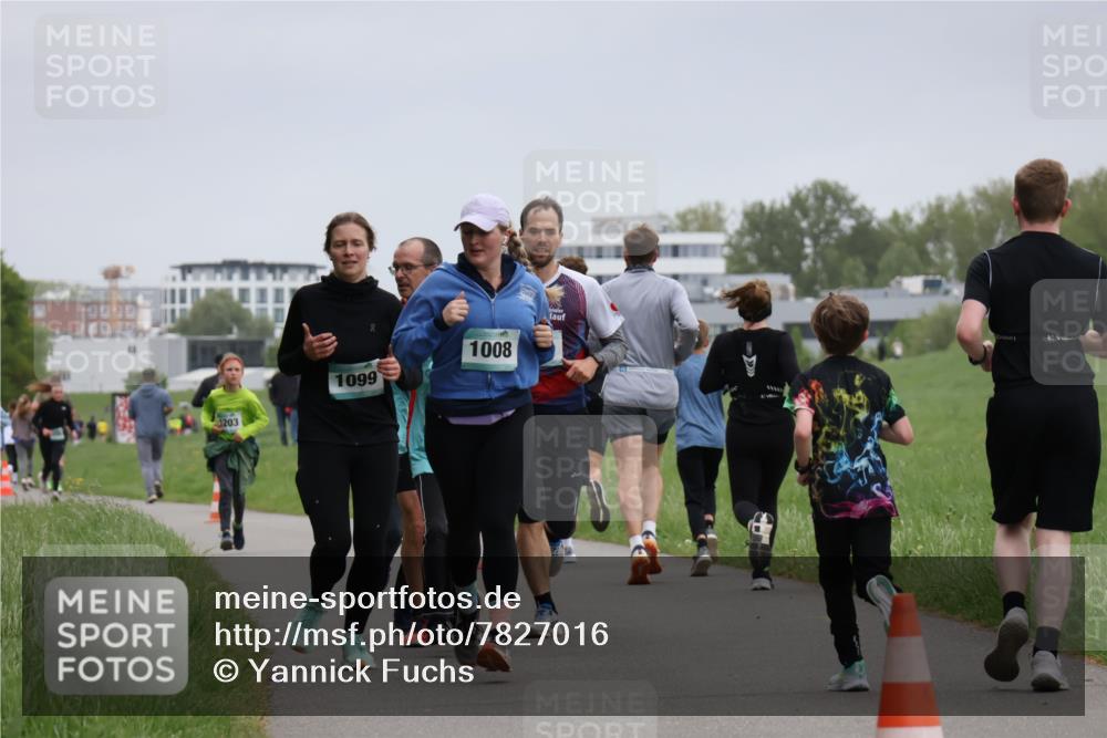 04.05.2025 - 8. Wedeler Halbmarathon Yannick Fuchs http://msf.ph/oto/7827016 04.05.2025 11:14:32 Laufen 203, 1099, 1008 meine-sportfotos.de