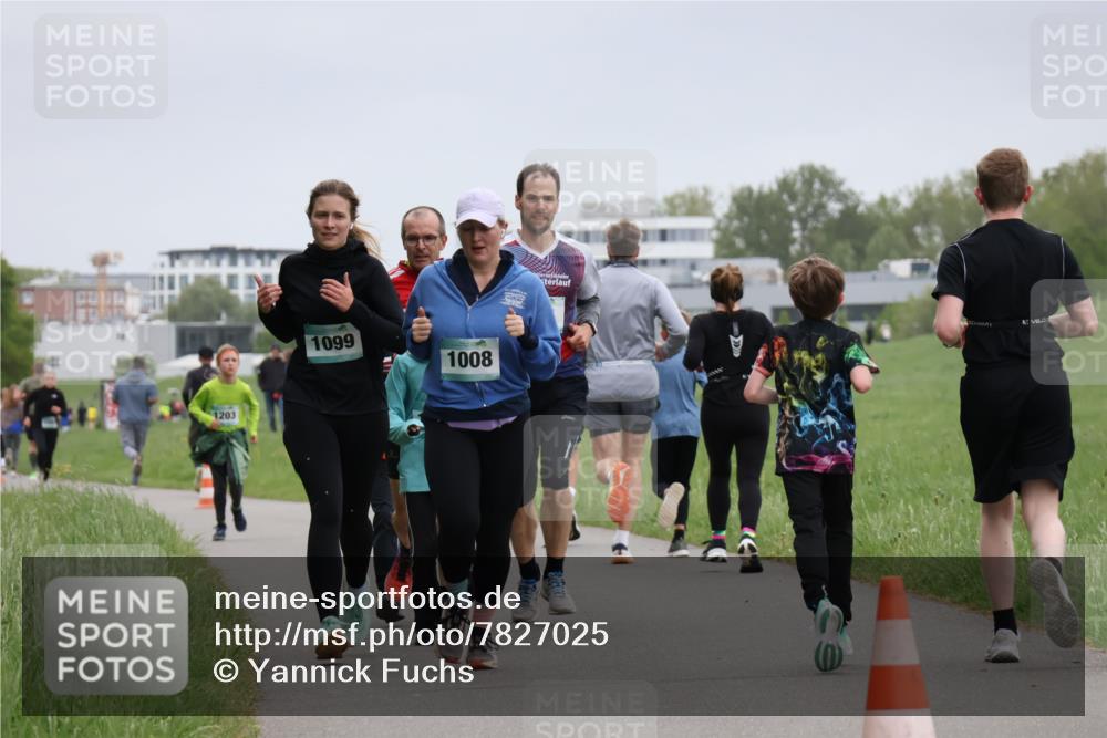 04.05.2025 - 8. Wedeler Halbmarathon Yannick Fuchs http://msf.ph/oto/7827025 04.05.2025 11:14:32 Laufen 900, 1203, 1099, 1008 meine-sportfotos.de