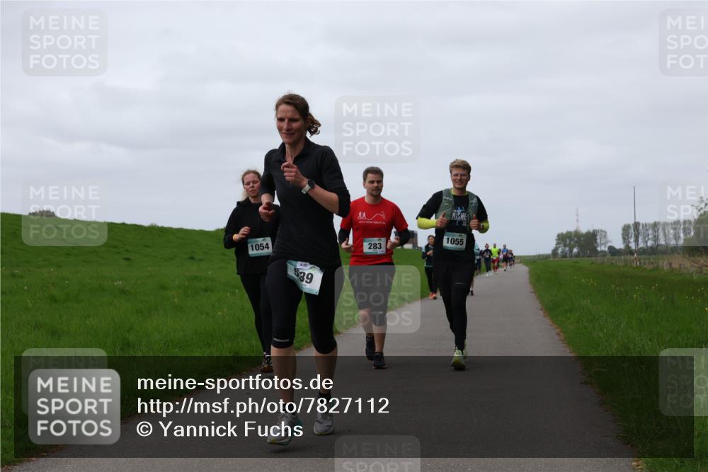 04.05.2025 - 8. Wedeler Halbmarathon Yannick Fuchs http://msf.ph/oto/7827112 04.05.2025 11:33:57 Laufen 1054, 40, 39, 283, 1055 meine-sportfotos.de