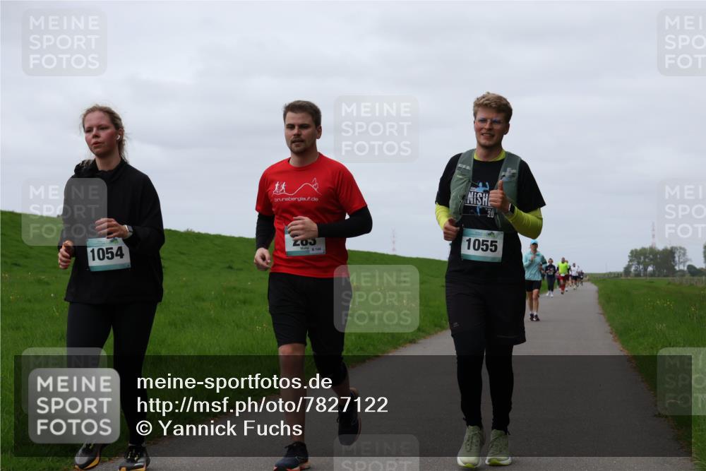 04.05.2025 - 8. Wedeler Halbmarathon Yannick Fuchs http://msf.ph/oto/7827122 04.05.2025 11:33:59 Laufen 1054, 144, 1055 meine-sportfotos.de