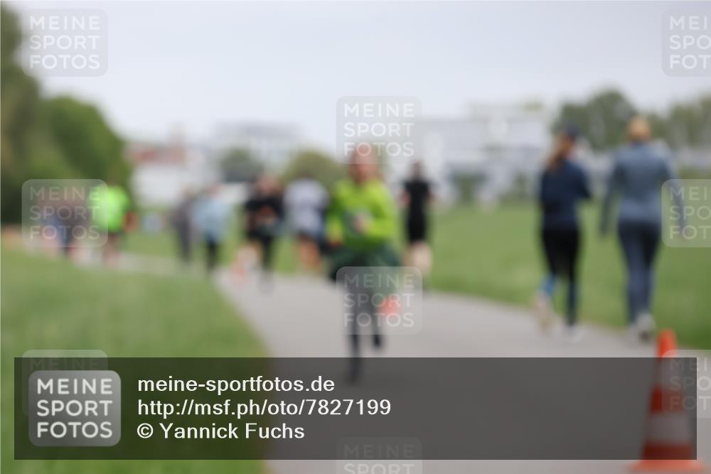 04.05.2025 - 8. Wedeler Halbmarathon Yannick Fuchs http://msf.ph/oto/7827199 04.05.2025 11:14:43 Laufen  meine-sportfotos.de