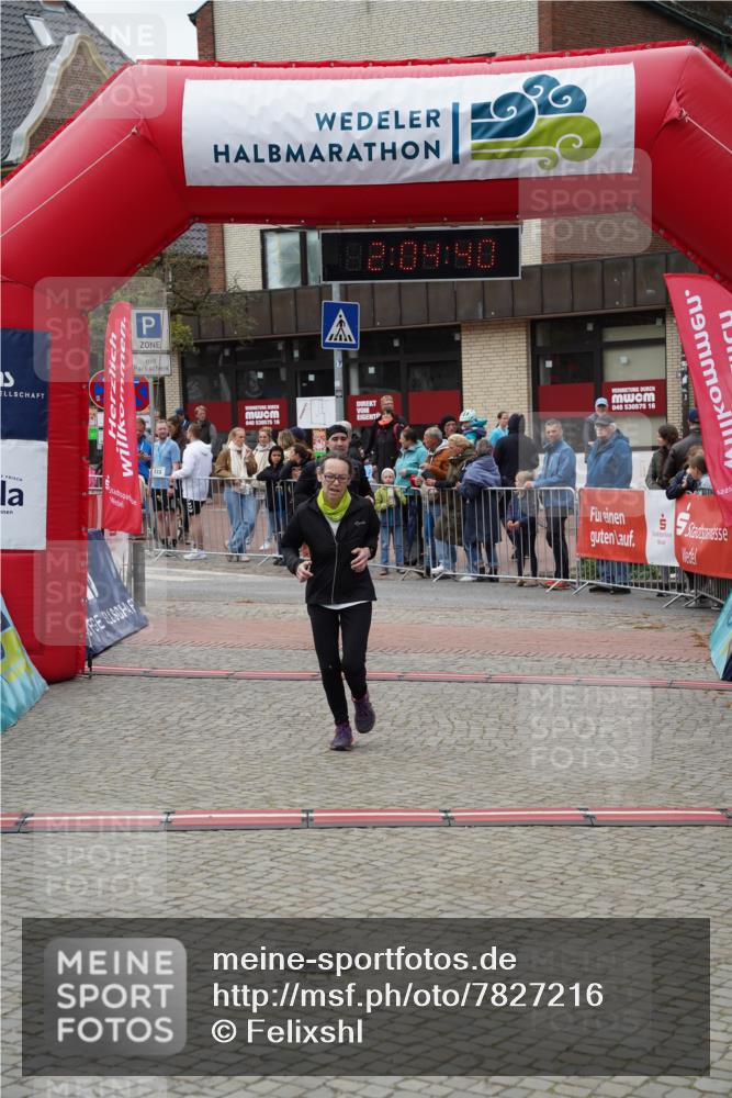 04.05.2025 - 8. Wedeler Halbmarathon Felixshl http://msf.ph/oto/7827216 04.05.2025 12:04:38 Ziel 443, 694 meine-sportfotos.de