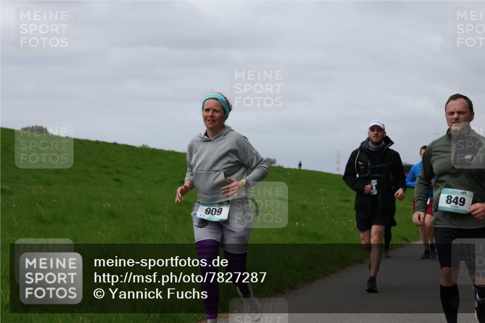 04.05.2025 - 8. Wedeler Halbmarathon Yannick Fuchs http://msf.ph/oto/7827287 04.05.2025 11:57:06 Laufen 909, 872, 849 meine-sportfotos.de