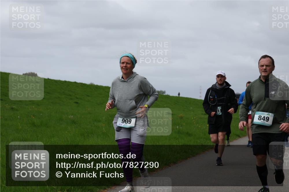 04.05.2025 - 8. Wedeler Halbmarathon Yannick Fuchs http://msf.ph/oto/7827290 04.05.2025 11:57:06 Laufen 909, 872, 849 meine-sportfotos.de