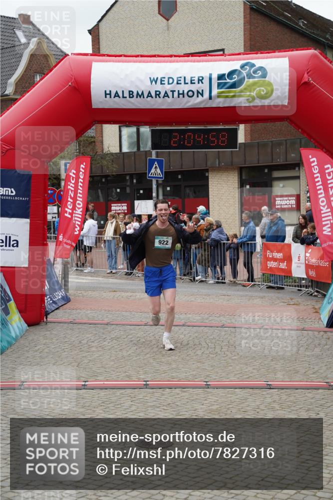 04.05.2025 - 8. Wedeler Halbmarathon Felixshl http://msf.ph/oto/7827316 04.05.2025 12:04:55 Ziel 922 meine-sportfotos.de