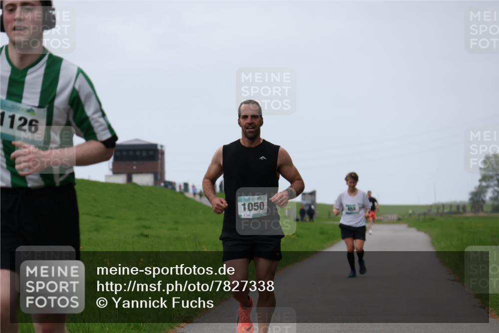 04.05.2025 - 8. Wedeler Halbmarathon Yannick Fuchs http://msf.ph/oto/7827338 04.05.2025 11:14:53 Laufen 1126, 1050, 151, 655 meine-sportfotos.de