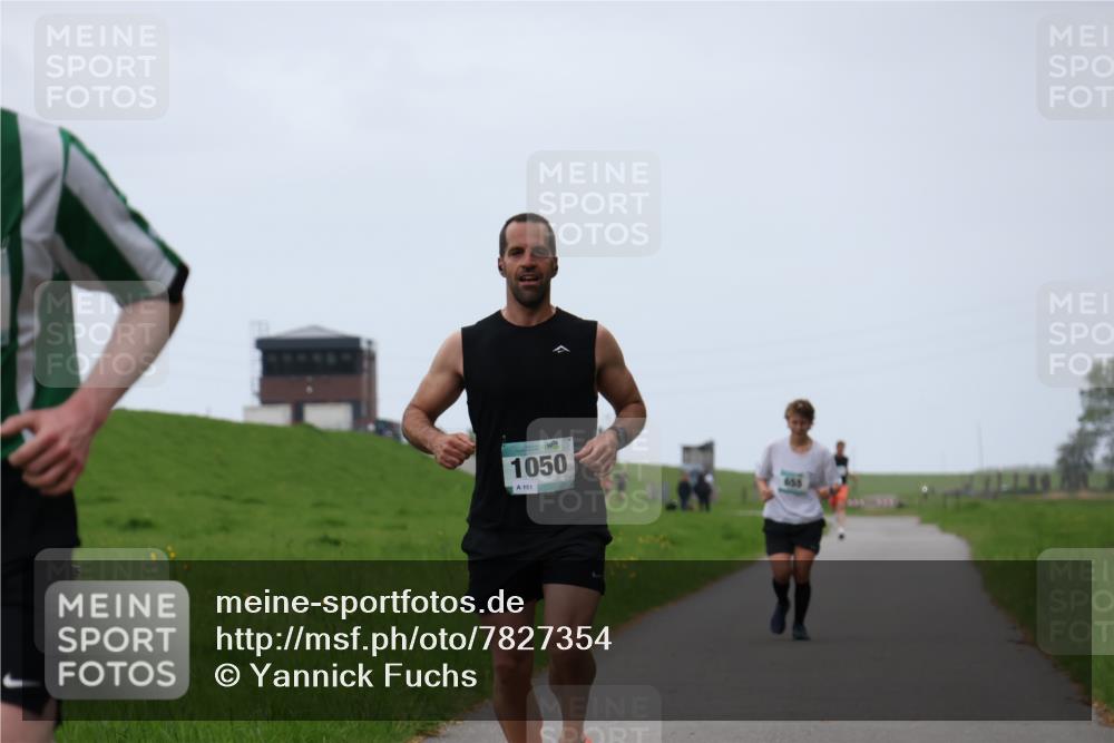 04.05.2025 - 8. Wedeler Halbmarathon Yannick Fuchs http://msf.ph/oto/7827354 04.05.2025 11:14:53 Laufen 1050, 151, 655 meine-sportfotos.de
