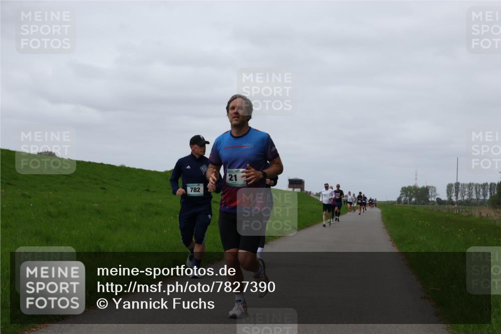 04.05.2025 - 8. Wedeler Halbmarathon Yannick Fuchs http://msf.ph/oto/7827390 04.05.2025 11:34:21 Laufen 2024, 024, 782, 21 meine-sportfotos.de