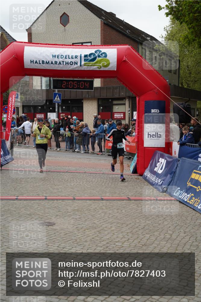 04.05.2025 - 8. Wedeler Halbmarathon Felixshl http://msf.ph/oto/7827403 04.05.2025 12:05:01 Ziel 580, 922, 931 meine-sportfotos.de