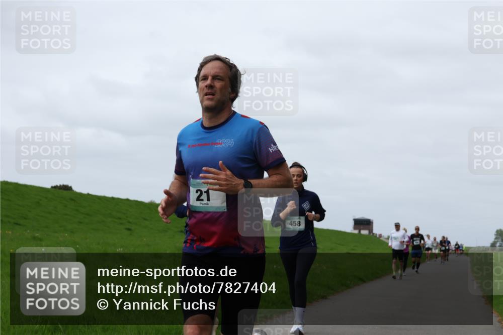 04.05.2025 - 8. Wedeler Halbmarathon Yannick Fuchs http://msf.ph/oto/7827404 04.05.2025 11:34:21 Laufen 2024, 21, 458 meine-sportfotos.de