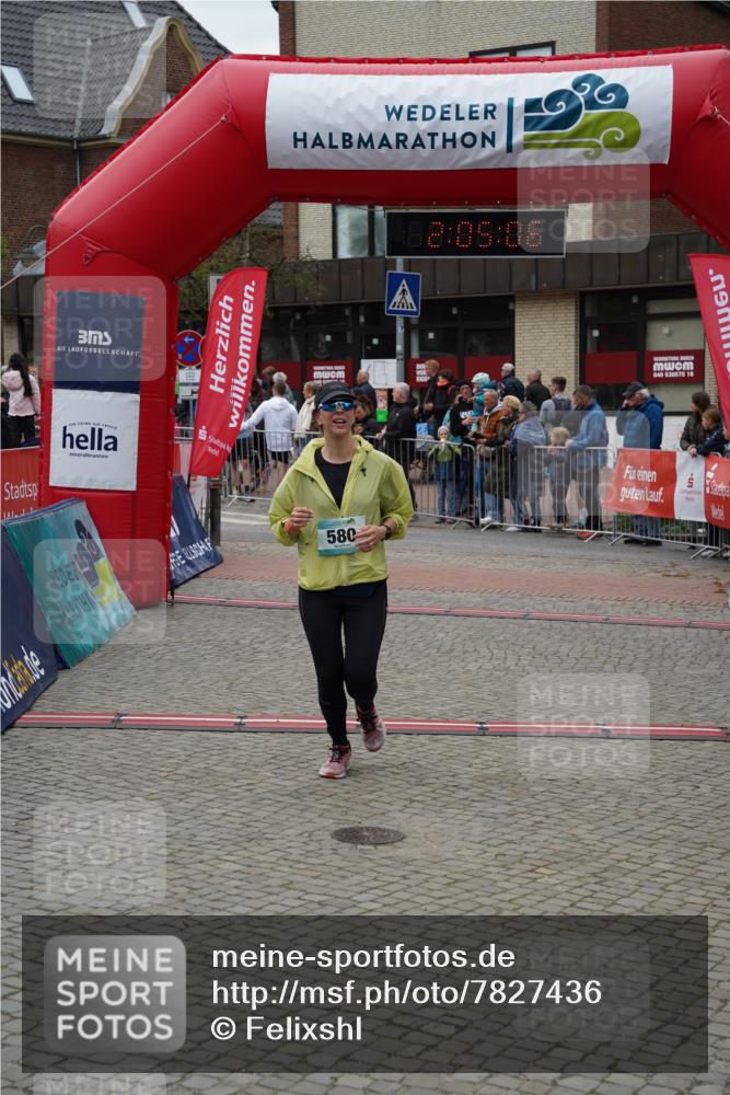 04.05.2025 - 8. Wedeler Halbmarathon Felixshl http://msf.ph/oto/7827436 04.05.2025 12:05:03 Ziel 580, 931 meine-sportfotos.de