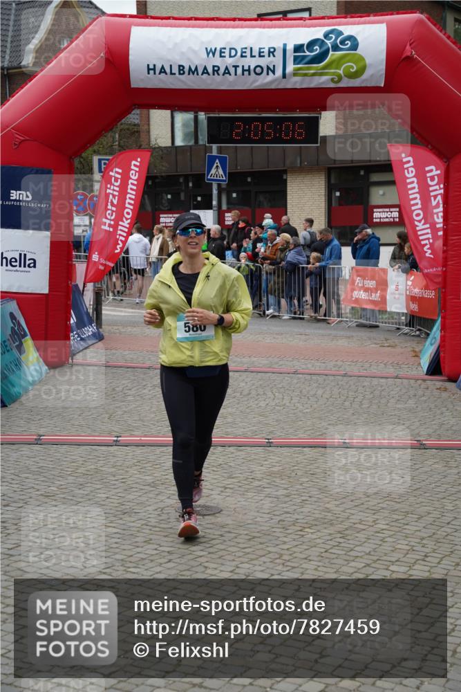 04.05.2025 - 8. Wedeler Halbmarathon Felixshl http://msf.ph/oto/7827459 04.05.2025 12:05:04 Ziel 580, 931 meine-sportfotos.de