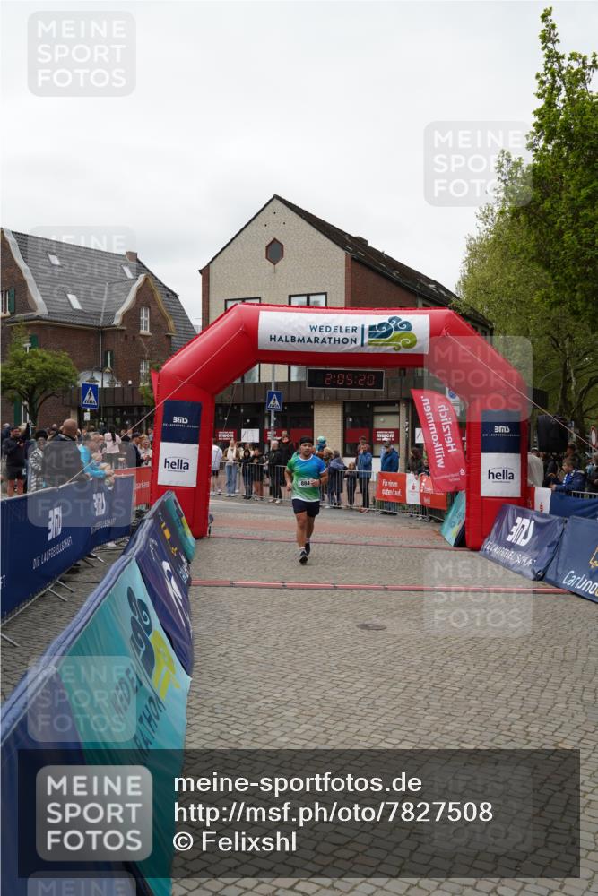 04.05.2025 - 8. Wedeler Halbmarathon Felixshl http://msf.ph/oto/7827508 04.05.2025 12:05:18 Ziel 884 meine-sportfotos.de