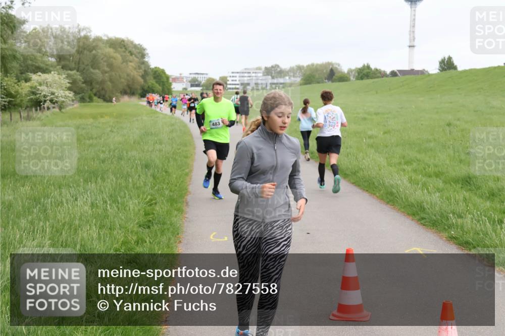 04.05.2025 - 8. Wedeler Halbmarathon Yannick Fuchs http://msf.ph/oto/7827558 04.05.2025 11:15:09 Laufen 483 meine-sportfotos.de