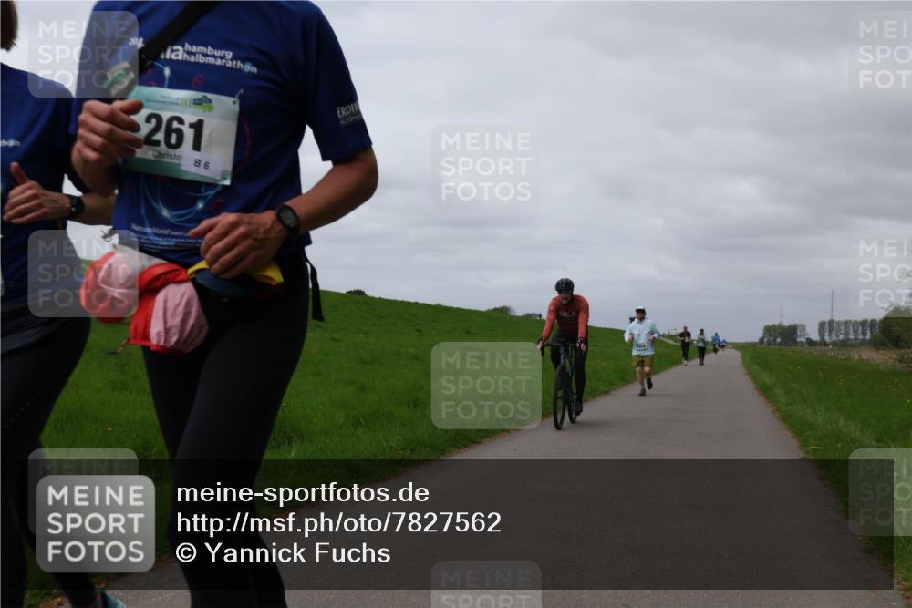 04.05.2025 - 8. Wedeler Halbmarathon Yannick Fuchs http://msf.ph/oto/7827562 04.05.2025 11:57:16 Laufen 261, 6, 1018 meine-sportfotos.de