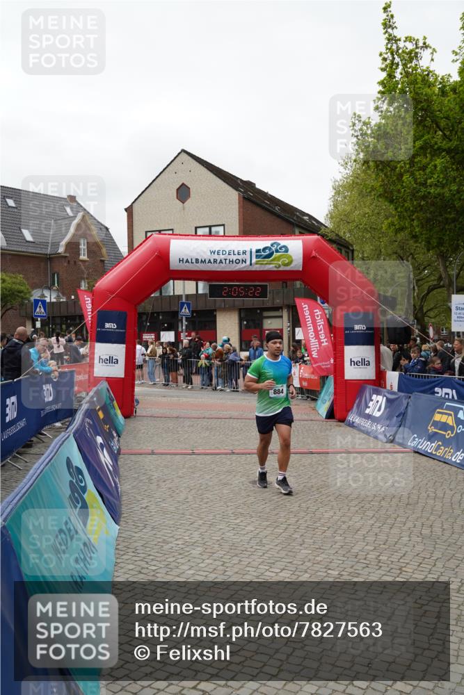 04.05.2025 - 8. Wedeler Halbmarathon Felixshl http://msf.ph/oto/7827563 04.05.2025 12:05:19 Ziel 884 meine-sportfotos.de