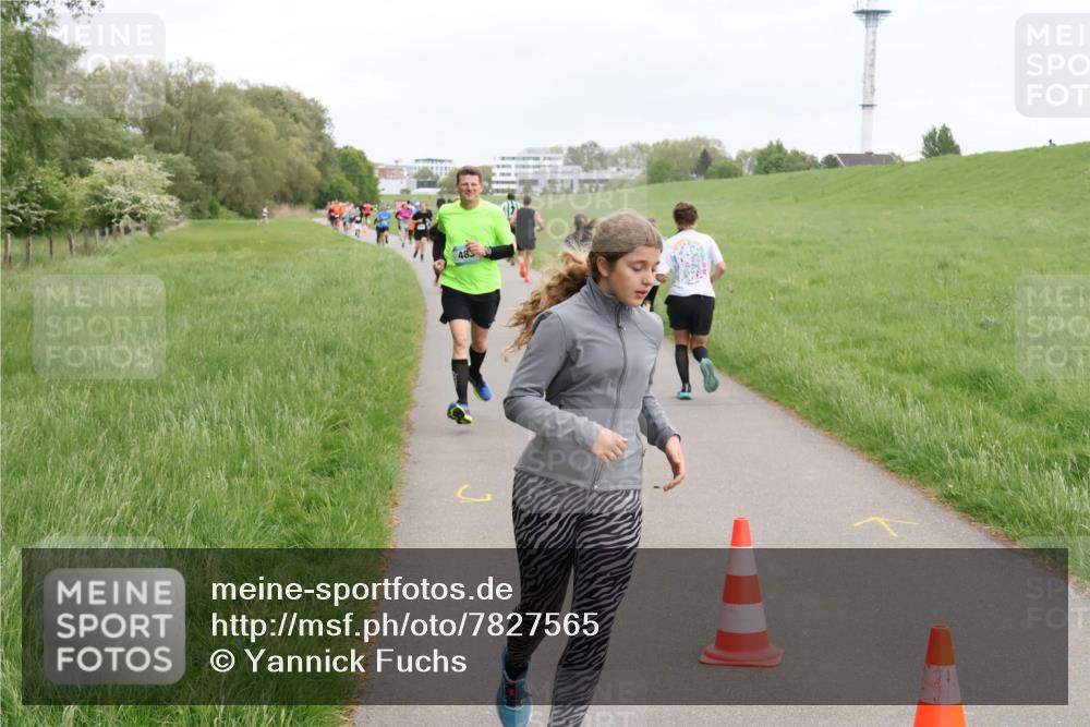 04.05.2025 - 8. Wedeler Halbmarathon Yannick Fuchs http://msf.ph/oto/7827565 04.05.2025 11:15:09 Laufen 485 meine-sportfotos.de