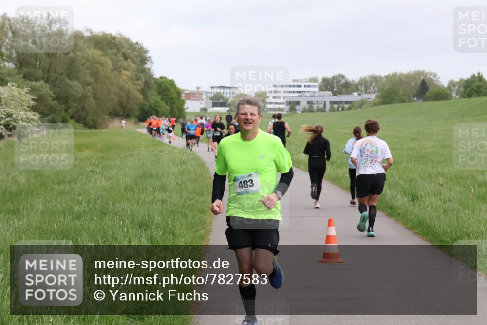 04.05.2025 - 8. Wedeler Halbmarathon Yannick Fuchs http://msf.ph/oto/7827583 04.05.2025 11:15:10 Laufen 483 meine-sportfotos.de