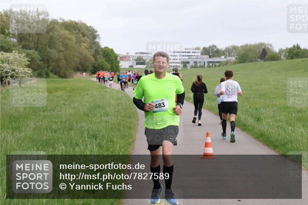 04.05.2025 - 8. Wedeler Halbmarathon Yannick Fuchs http://msf.ph/oto/7827589 04.05.2025 11:15:10 Laufen 483 meine-sportfotos.de