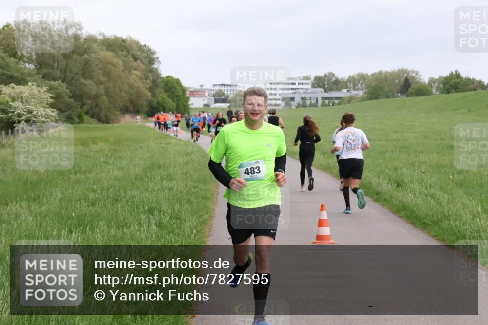 04.05.2025 - 8. Wedeler Halbmarathon Yannick Fuchs http://msf.ph/oto/7827595 04.05.2025 11:15:10 Laufen 483 meine-sportfotos.de