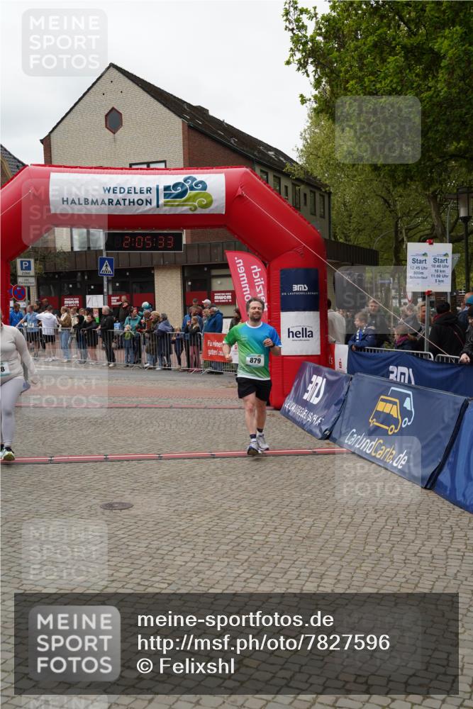 04.05.2025 - 8. Wedeler Halbmarathon Felixshl http://msf.ph/oto/7827596 04.05.2025 12:05:31 Ziel 328, 879 meine-sportfotos.de