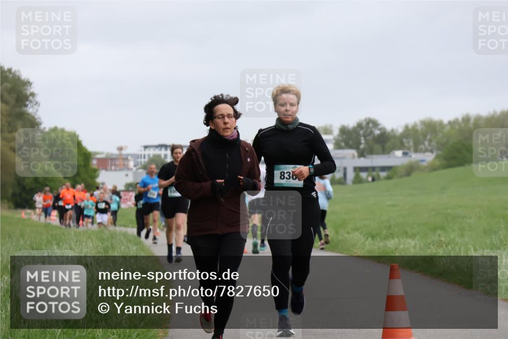 04.05.2025 - 8. Wedeler Halbmarathon Yannick Fuchs http://msf.ph/oto/7827650 04.05.2025 11:15:15 Laufen 836 meine-sportfotos.de