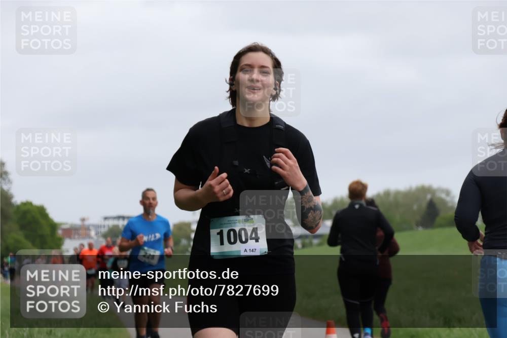 04.05.2025 - 8. Wedeler Halbmarathon Yannick Fuchs http://msf.ph/oto/7827699 04.05.2025 11:15:27 Laufen 228, 1004, 147 meine-sportfotos.de