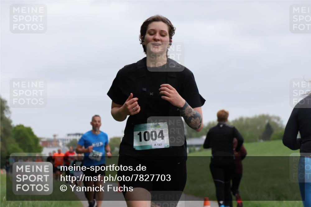 04.05.2025 - 8. Wedeler Halbmarathon Yannick Fuchs http://msf.ph/oto/7827703 04.05.2025 11:15:27 Laufen 228, 8536, 1004, 147 meine-sportfotos.de