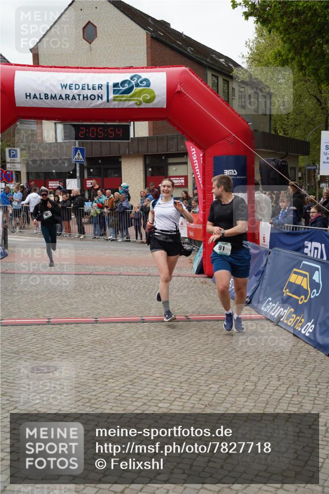 04.05.2025 - 8. Wedeler Halbmarathon Felixshl http://msf.ph/oto/7827718 04.05.2025 12:05:52 Ziel 45, 91, 92 meine-sportfotos.de