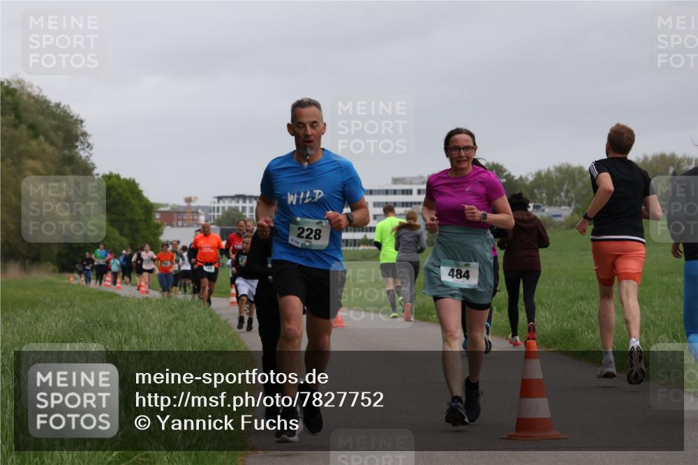 04.05.2025 - 8. Wedeler Halbmarathon Yannick Fuchs http://msf.ph/oto/7827752 04.05.2025 11:15:29 Laufen 228, 8, 154, 1, 484 meine-sportfotos.de