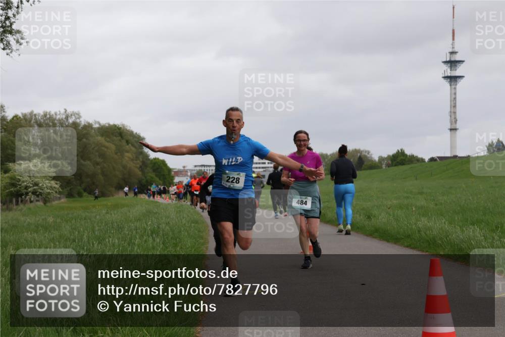 04.05.2025 - 8. Wedeler Halbmarathon Yannick Fuchs http://msf.ph/oto/7827796 04.05.2025 11:15:31 Laufen 228, 484 meine-sportfotos.de