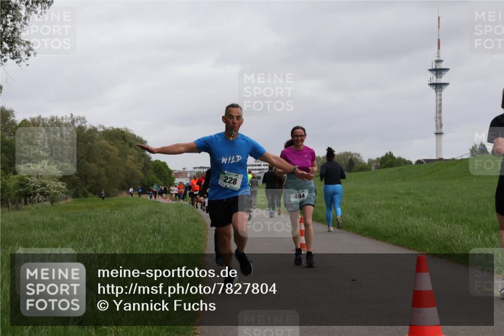 04.05.2025 - 8. Wedeler Halbmarathon Yannick Fuchs http://msf.ph/oto/7827804 04.05.2025 11:15:31 Laufen 154, 228, 484 meine-sportfotos.de