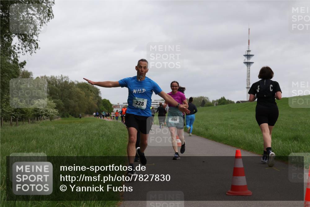 04.05.2025 - 8. Wedeler Halbmarathon Yannick Fuchs http://msf.ph/oto/7827830 04.05.2025 11:15:31 Laufen 228, 484 meine-sportfotos.de