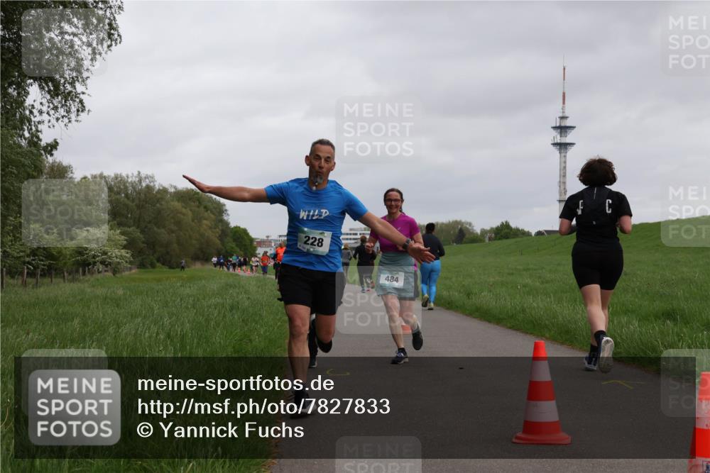 04.05.2025 - 8. Wedeler Halbmarathon Yannick Fuchs http://msf.ph/oto/7827833 04.05.2025 11:15:31 Laufen 228, 484 meine-sportfotos.de
