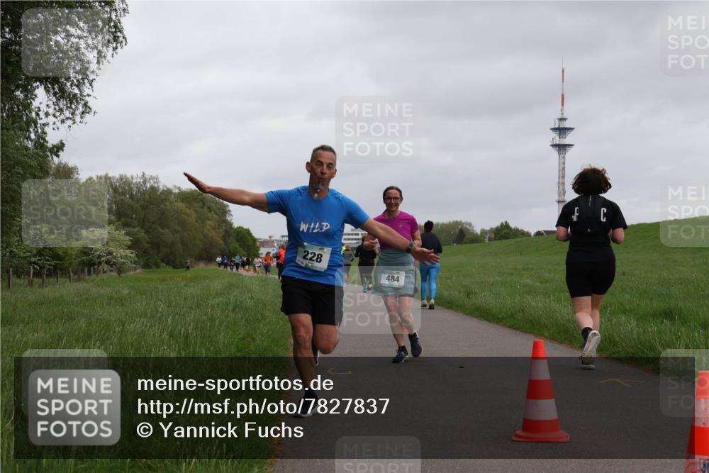 04.05.2025 - 8. Wedeler Halbmarathon Yannick Fuchs http://msf.ph/oto/7827837 04.05.2025 11:15:31 Laufen 228, 484 meine-sportfotos.de