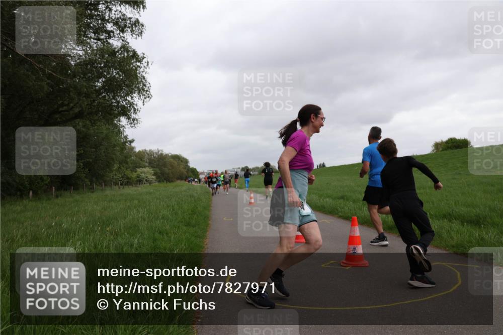 04.05.2025 - 8. Wedeler Halbmarathon Yannick Fuchs http://msf.ph/oto/7827971 04.05.2025 11:15:35 Laufen  meine-sportfotos.de