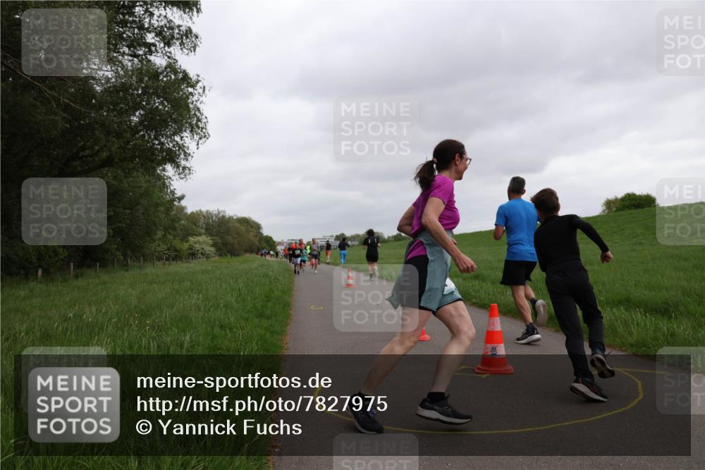 04.05.2025 - 8. Wedeler Halbmarathon Yannick Fuchs http://msf.ph/oto/7827975 04.05.2025 11:15:35 Laufen  meine-sportfotos.de