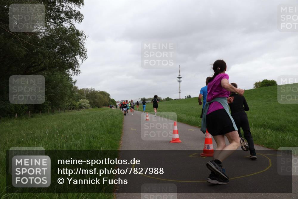04.05.2025 - 8. Wedeler Halbmarathon Yannick Fuchs http://msf.ph/oto/7827988 04.05.2025 11:15:35 Laufen  meine-sportfotos.de