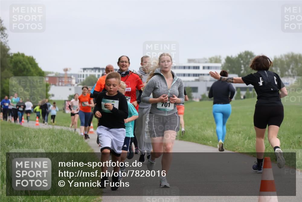 04.05.2025 - 8. Wedeler Halbmarathon Yannick Fuchs http://msf.ph/oto/7828016 04.05.2025 11:15:37 Laufen 50, 701 meine-sportfotos.de