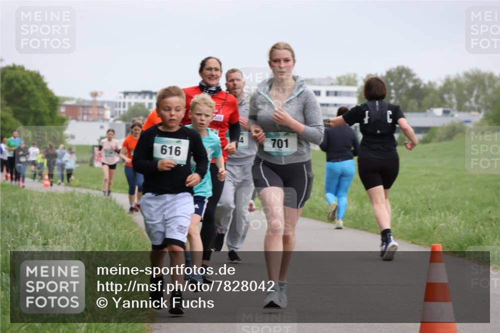 04.05.2025 - 8. Wedeler Halbmarathon Yannick Fuchs http://msf.ph/oto/7828042 04.05.2025 11:15:38 Laufen 701, 616 meine-sportfotos.de