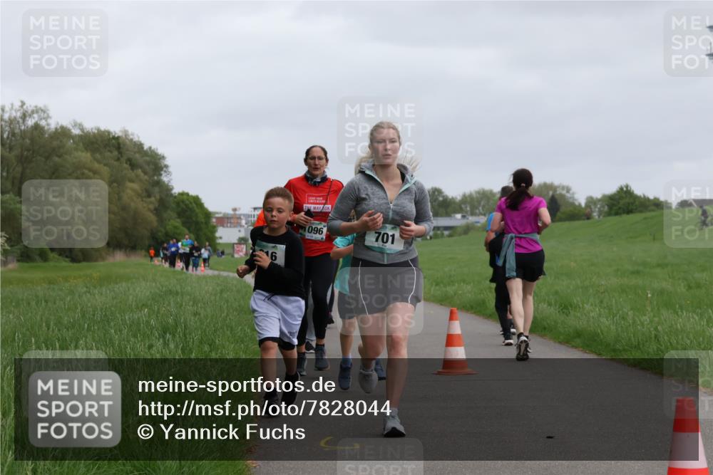 04.05.2025 - 8. Wedeler Halbmarathon Yannick Fuchs http://msf.ph/oto/7828044 04.05.2025 11:15:41 Laufen 16, 096, 701 meine-sportfotos.de