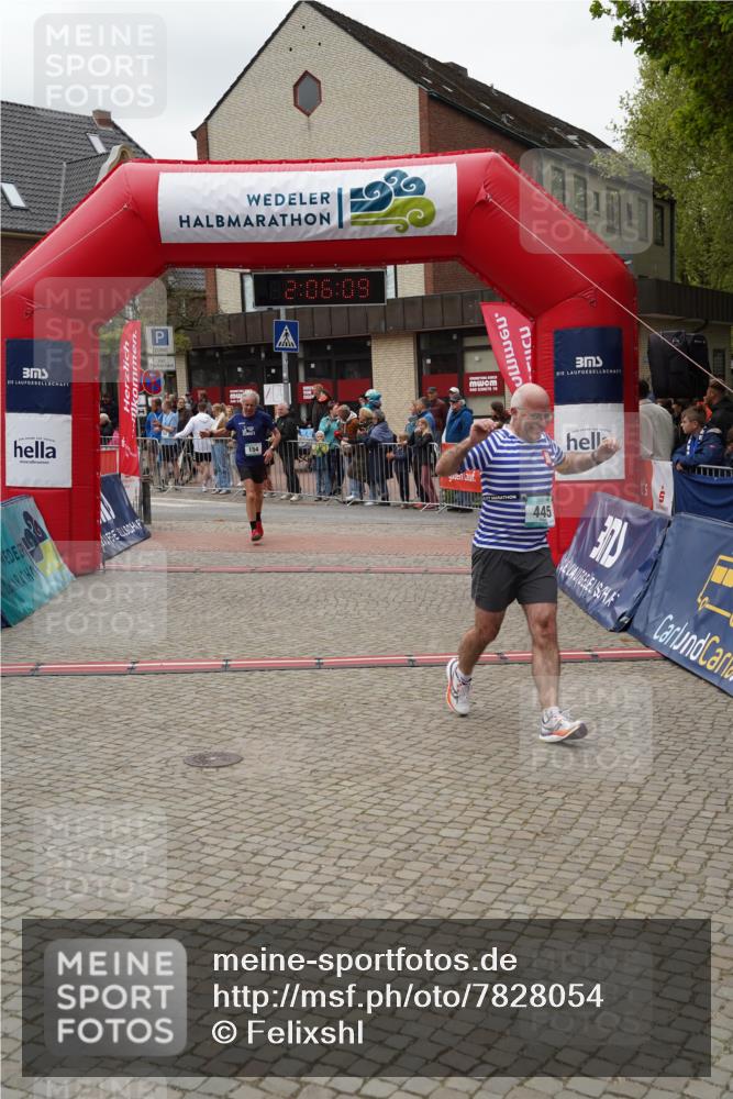 04.05.2025 - 8. Wedeler Halbmarathon Felixshl http://msf.ph/oto/7828054 04.05.2025 12:06:07 Ziel 154, 445 meine-sportfotos.de