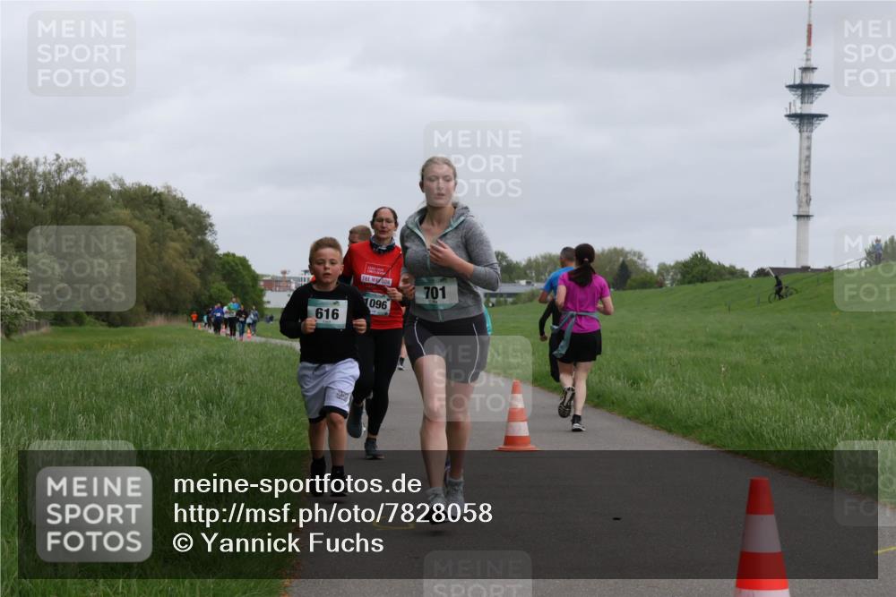 04.05.2025 - 8. Wedeler Halbmarathon Yannick Fuchs http://msf.ph/oto/7828058 04.05.2025 11:15:41 Laufen 616, 1096, 701 meine-sportfotos.de