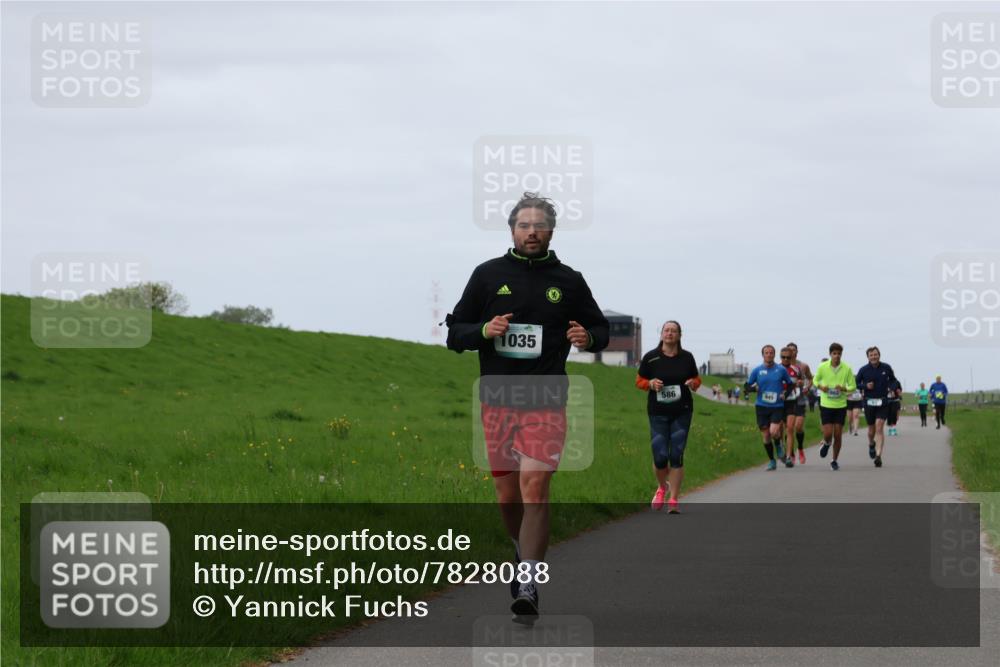 04.05.2025 - 8. Wedeler Halbmarathon Yannick Fuchs http://msf.ph/oto/7828088 04.05.2025 11:34:57 Laufen 035, 586 meine-sportfotos.de